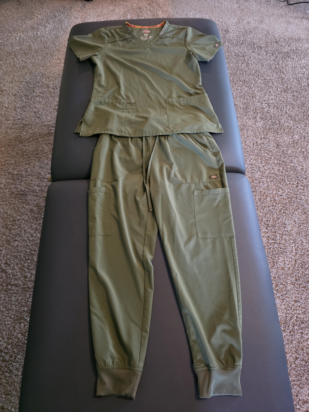 Dickies Women's Olive Utility Jogger Scrub Set